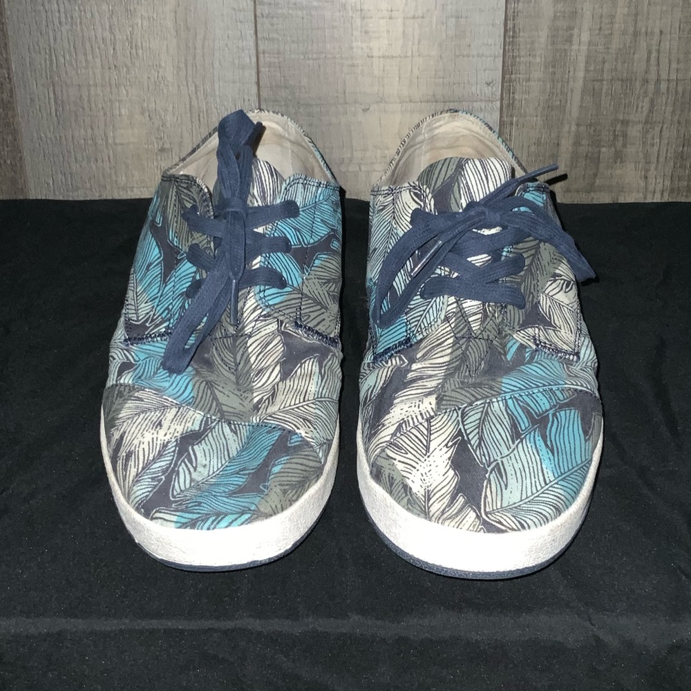 TOMS Men’s Palm Leaf Pattern Multi Colored